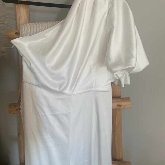 Boohoo white jumpsuit, one shoulder, wide leg - Picture 3 of 7